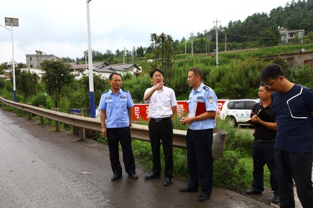 县委书记龚加武实地检查指导