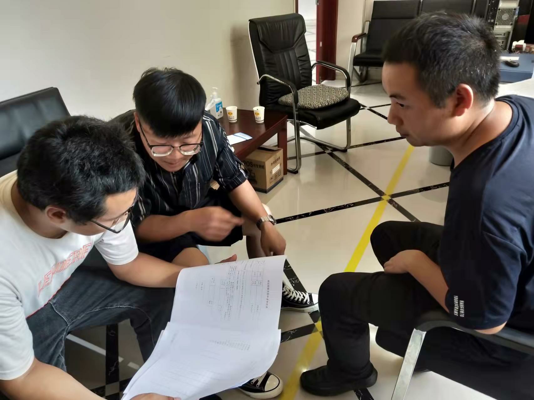2021年8月12日到师宗县高良乡指导创业担保贷款工作照片.jpg